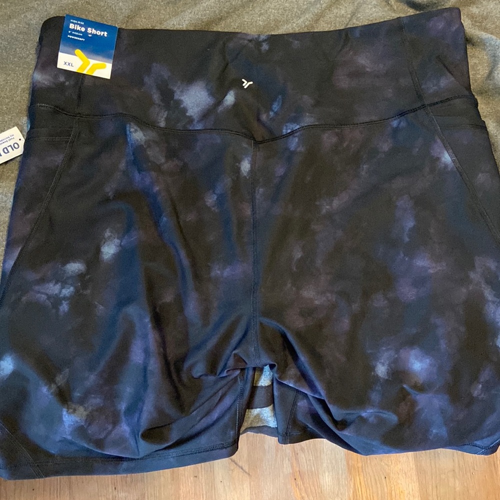 Old Navy high rise bike shorts